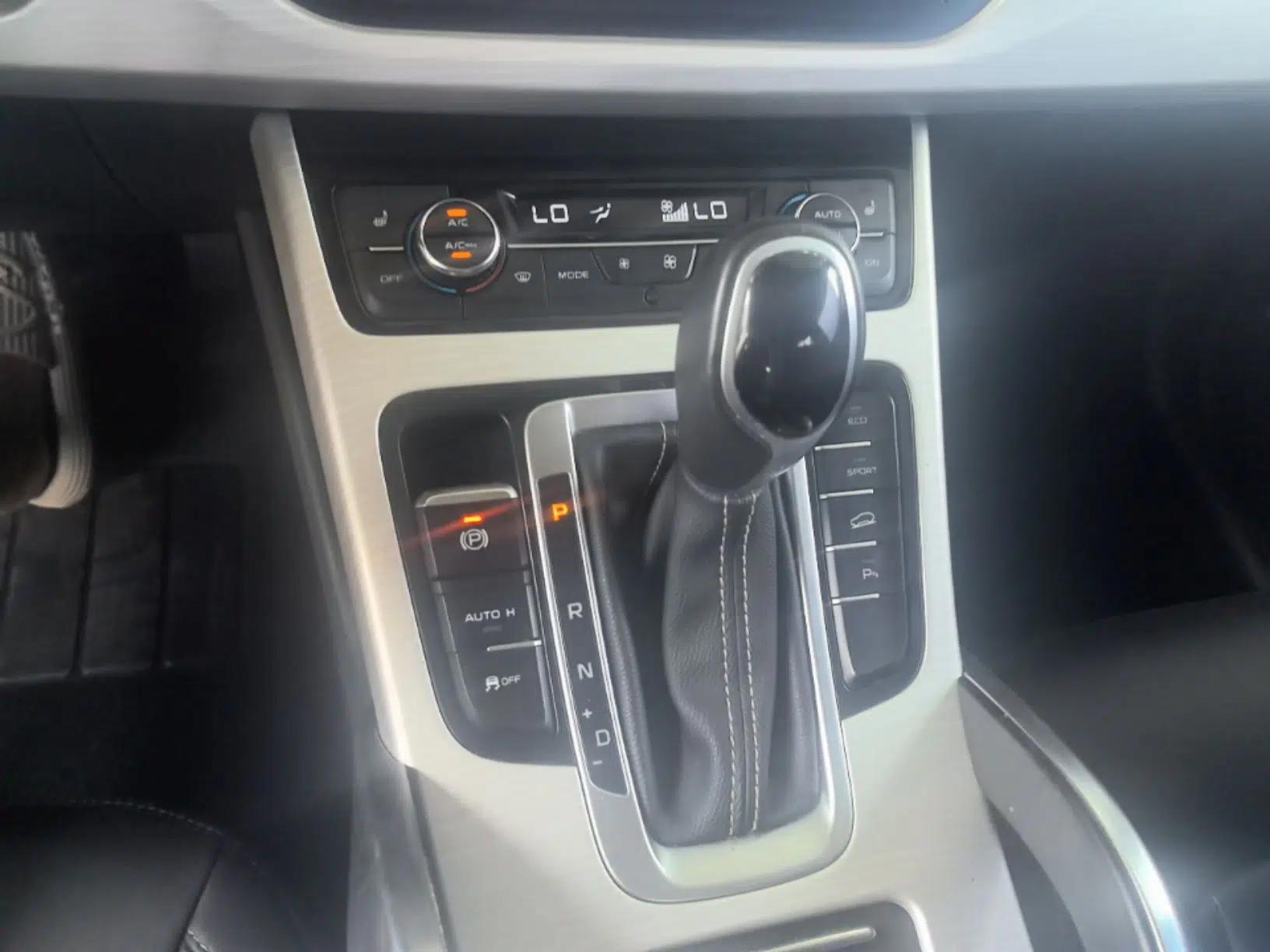 Geely Auto Emgrand X7 Sport 2018 1.8TD Automatic Two-Wheel Drive Smart 4G Connected Version — миниатюра 21
