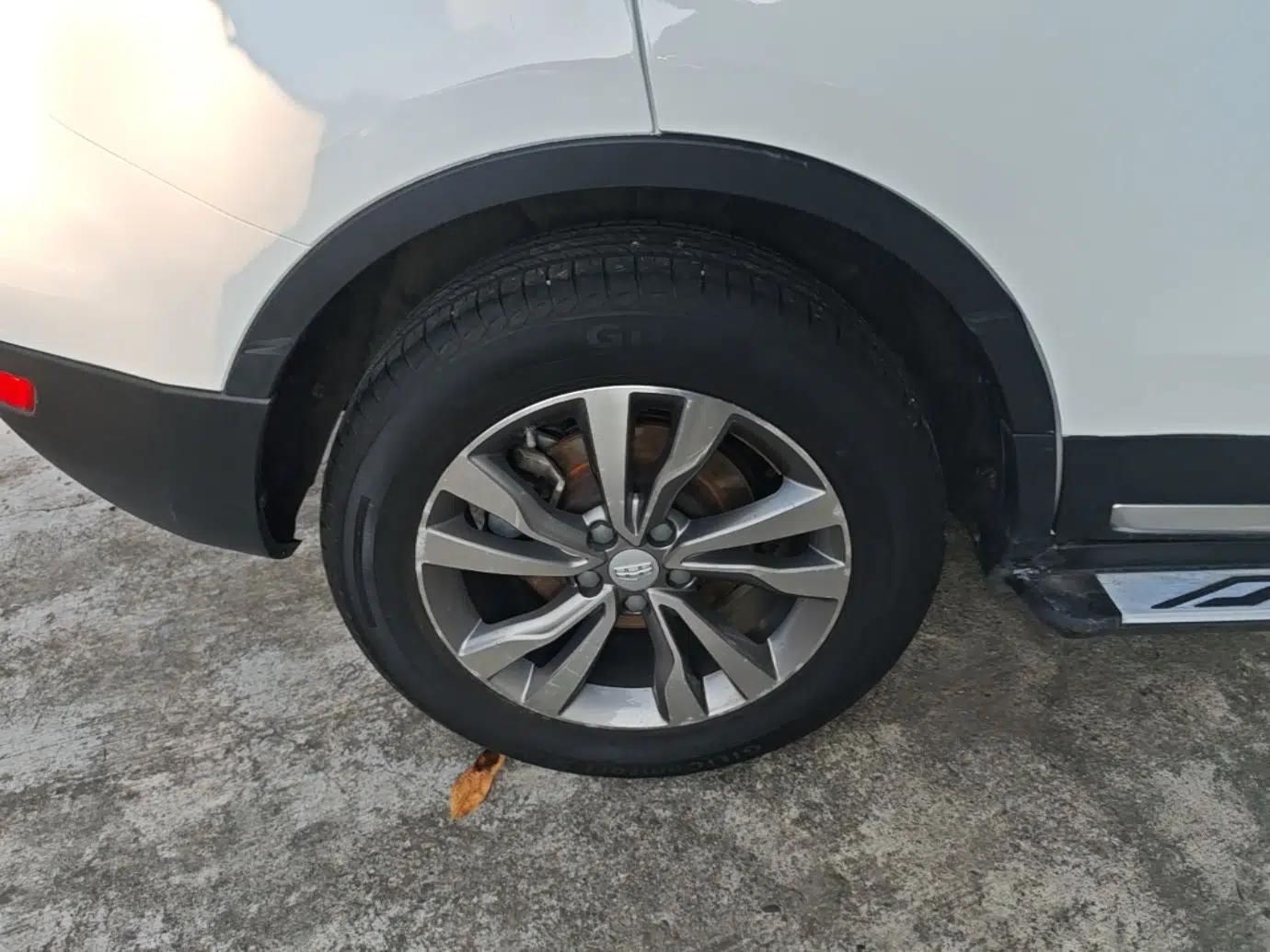 Geely Auto Emgrand X7 Sport 2016 1.8TD Automatic ZhiShang Model — миниатюра 11