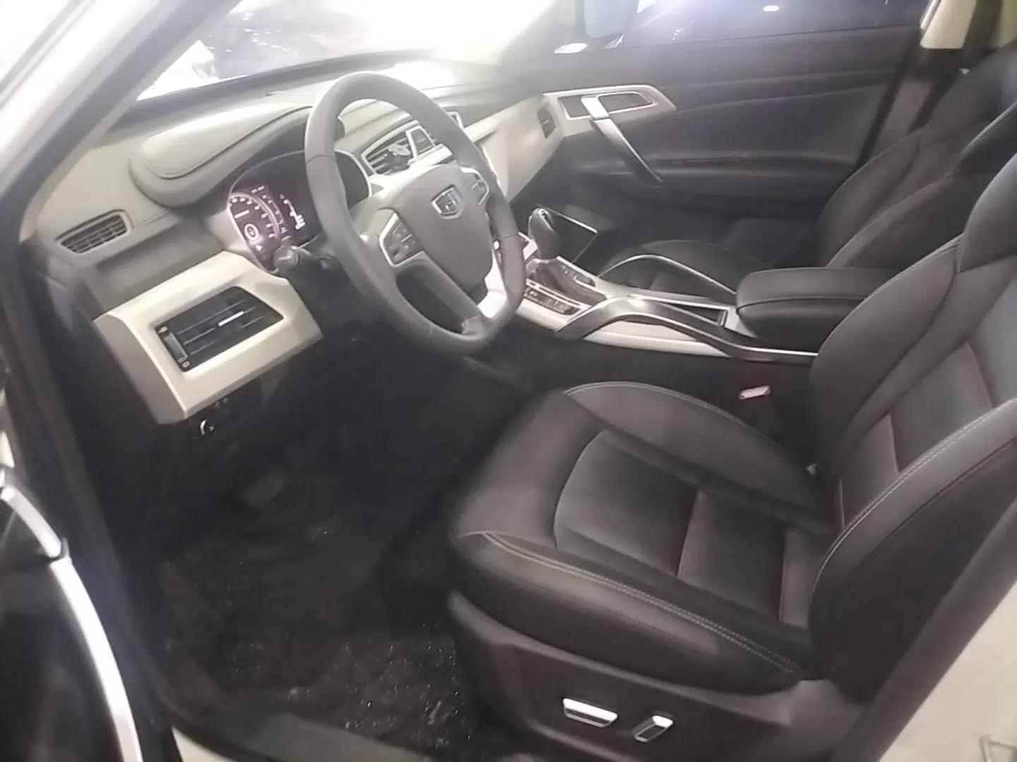 Geely Auto Emgrand X7 Sport 2016 1.8TD Automatic ZhiShang Model — миниатюра 17