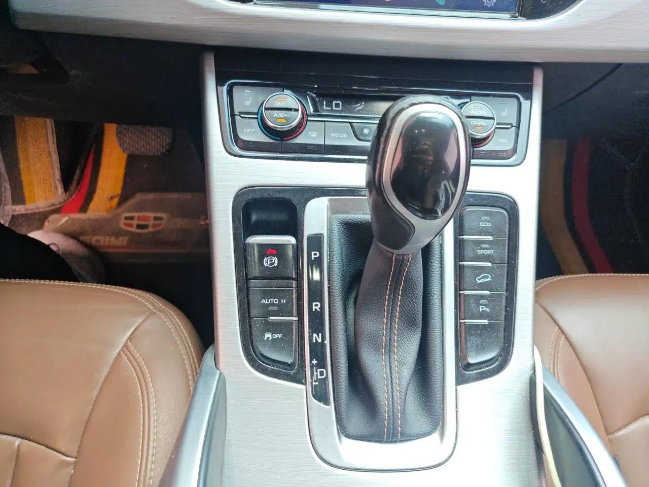 Geely Auto Emgrand X7 Sport 2016 1.8TD Automatic ZhiZun Version — миниатюра 14