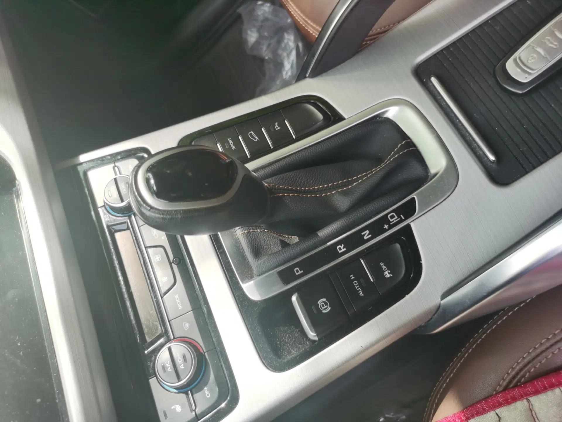 Geely Auto Emgrand X7 Sport 2016 1.8TD Automatic ZhiZun Version — миниатюра 14