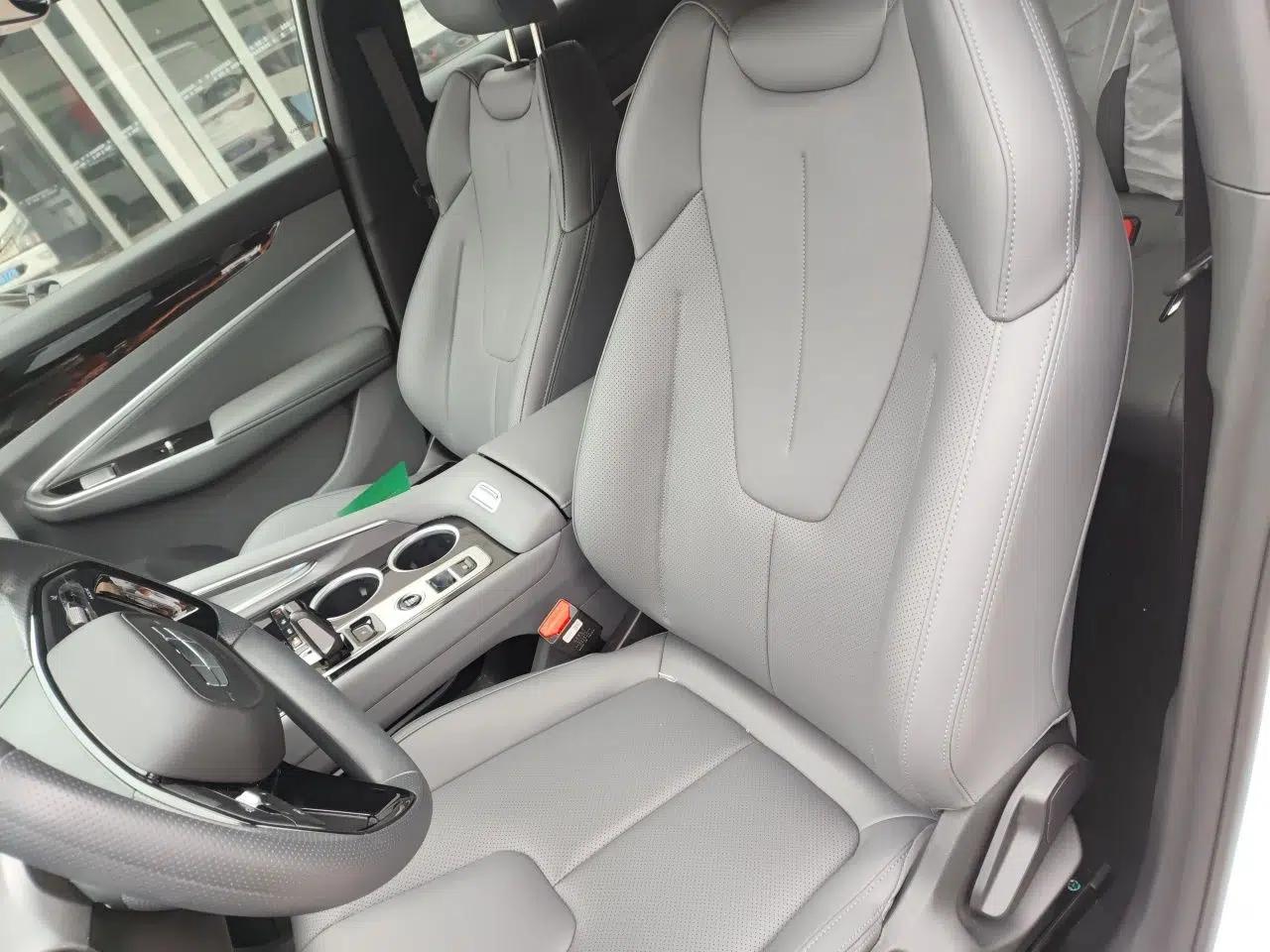 Geely Auto Emgrand X7 Sport 2026 Model 1.5TD Joyful — миниатюра 15