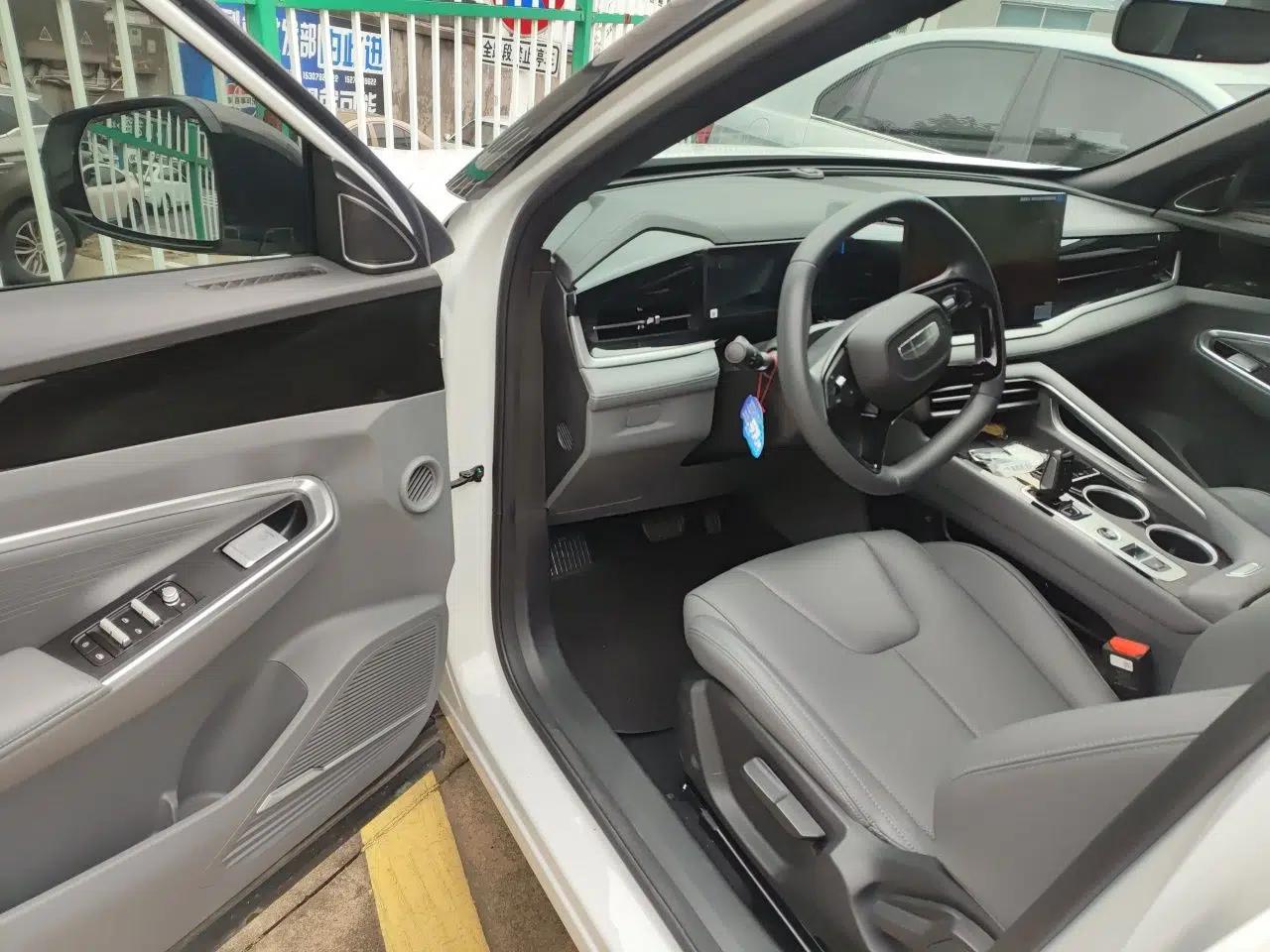 Geely Auto Emgrand X7 Sport 2026 Model 1.5TD Joyful — миниатюра 16