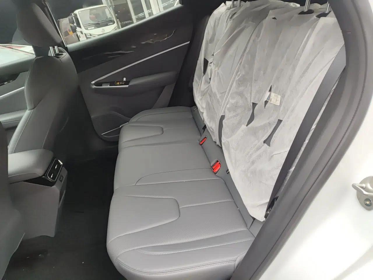 Geely Auto Emgrand X7 Sport 2026 Model 1.5TD Joyful — миниатюра 17