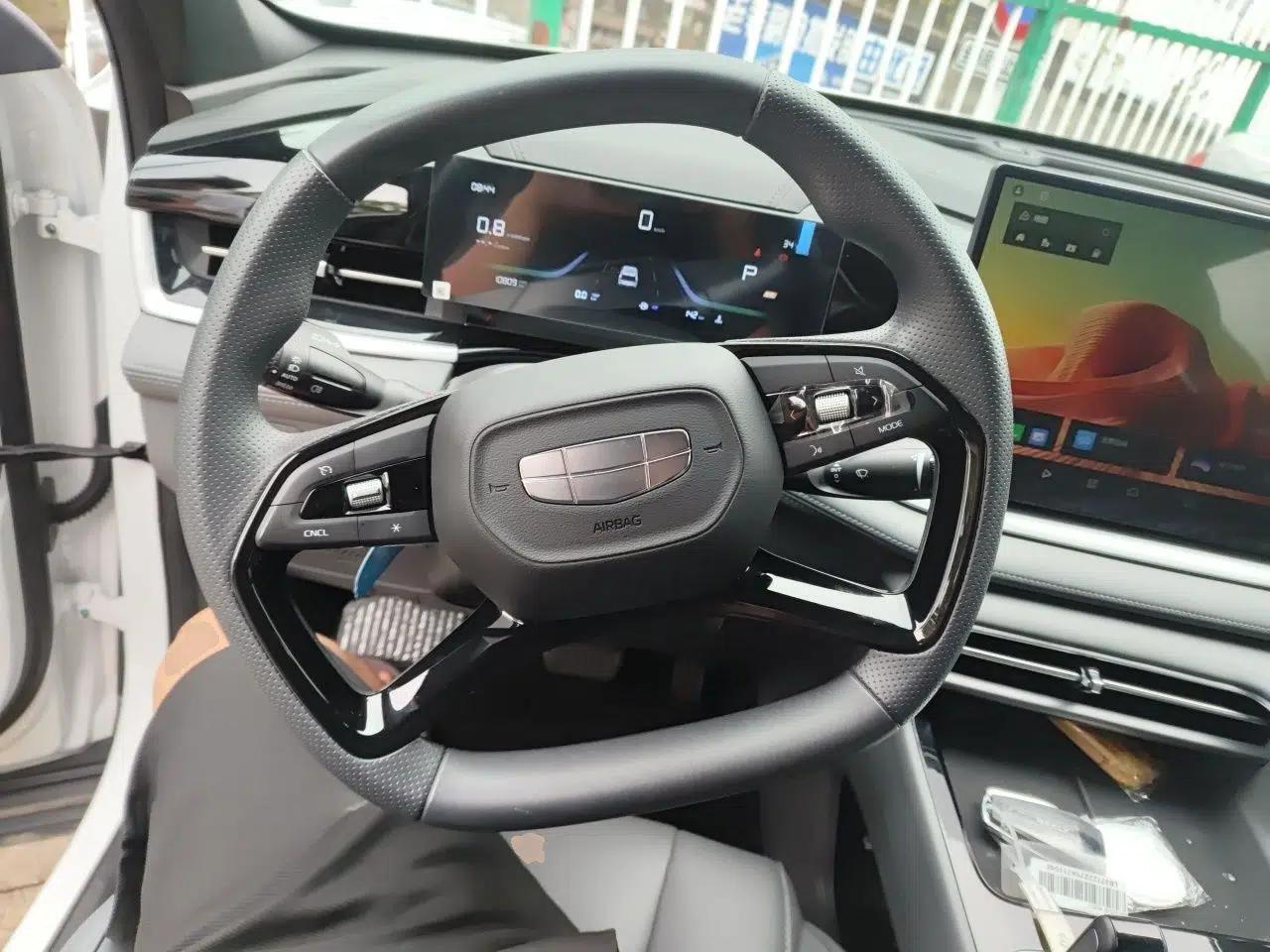 Geely Auto Emgrand X7 Sport 2026 Model 1.5TD Joyful — миниатюра 10