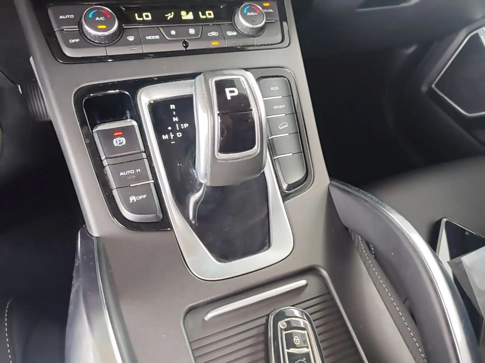 Geely Auto Emgrand X7 Sport 2021 Million Edition 1.8TD DCT Two-Wheel Drive Luxury Model — миниатюра 16