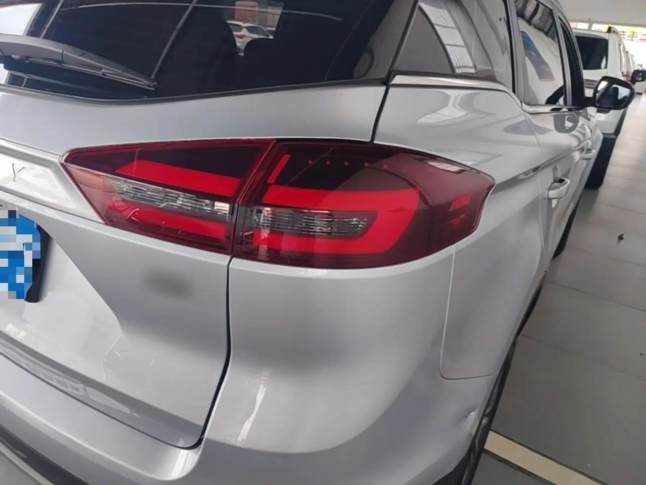 Geely Auto Emgrand X7 Sport 2021 Million Edition 1.8TD DCT Two-Wheel Drive Luxury Model — миниатюра 9