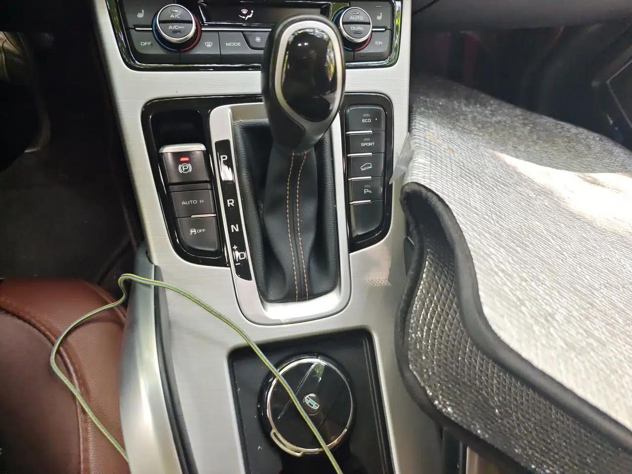 Geely Auto Emgrand X7 Sport 2016 1.8TD Automatic ZhiZun Version — миниатюра 14