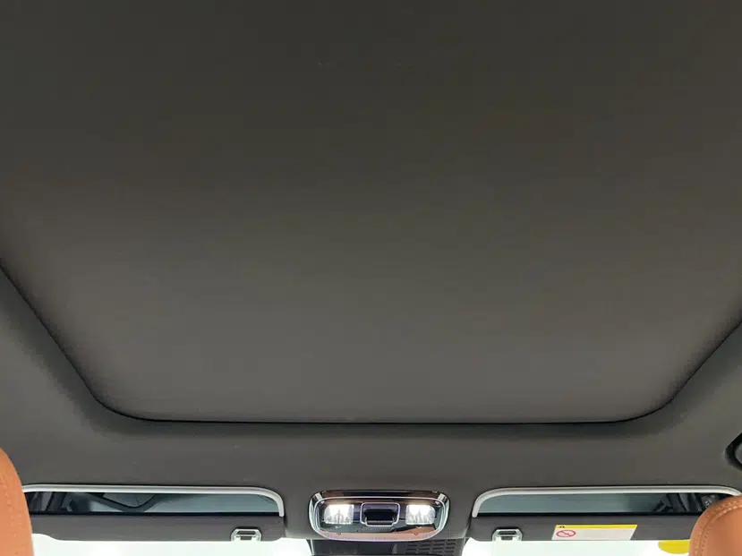 Geely Auto Emgrand X7 Sport 2026 Model 1.5TD Beloved — миниатюра 12