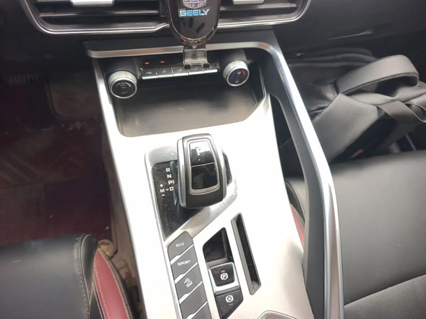 Geely Auto Coolray 2020 Facelift 240T DCT Hunter — миниатюра 16