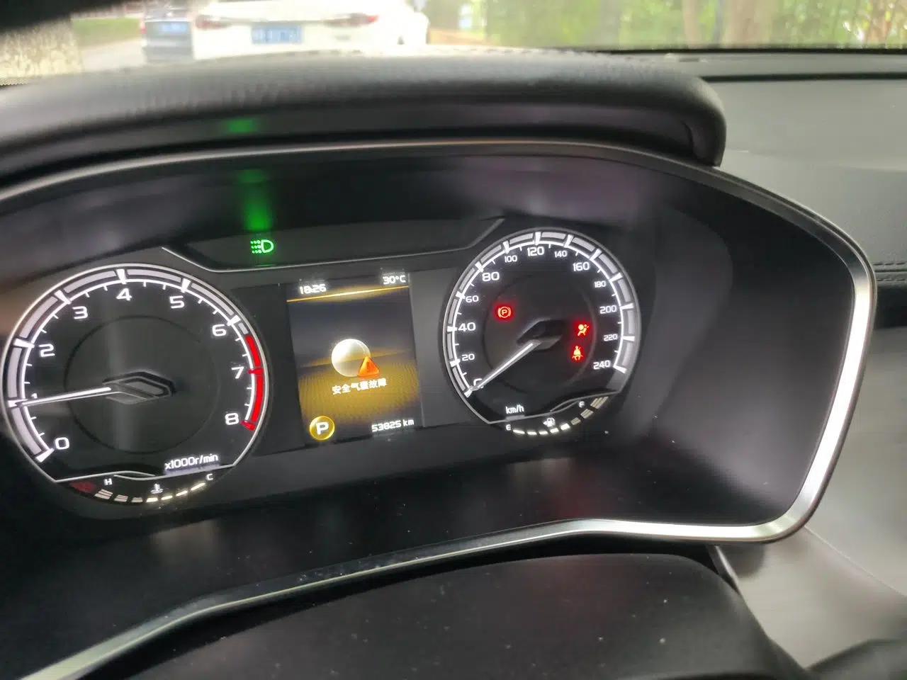Geely Auto Coolray 2019 260T DCT Knight China VI Standard — миниатюра 11