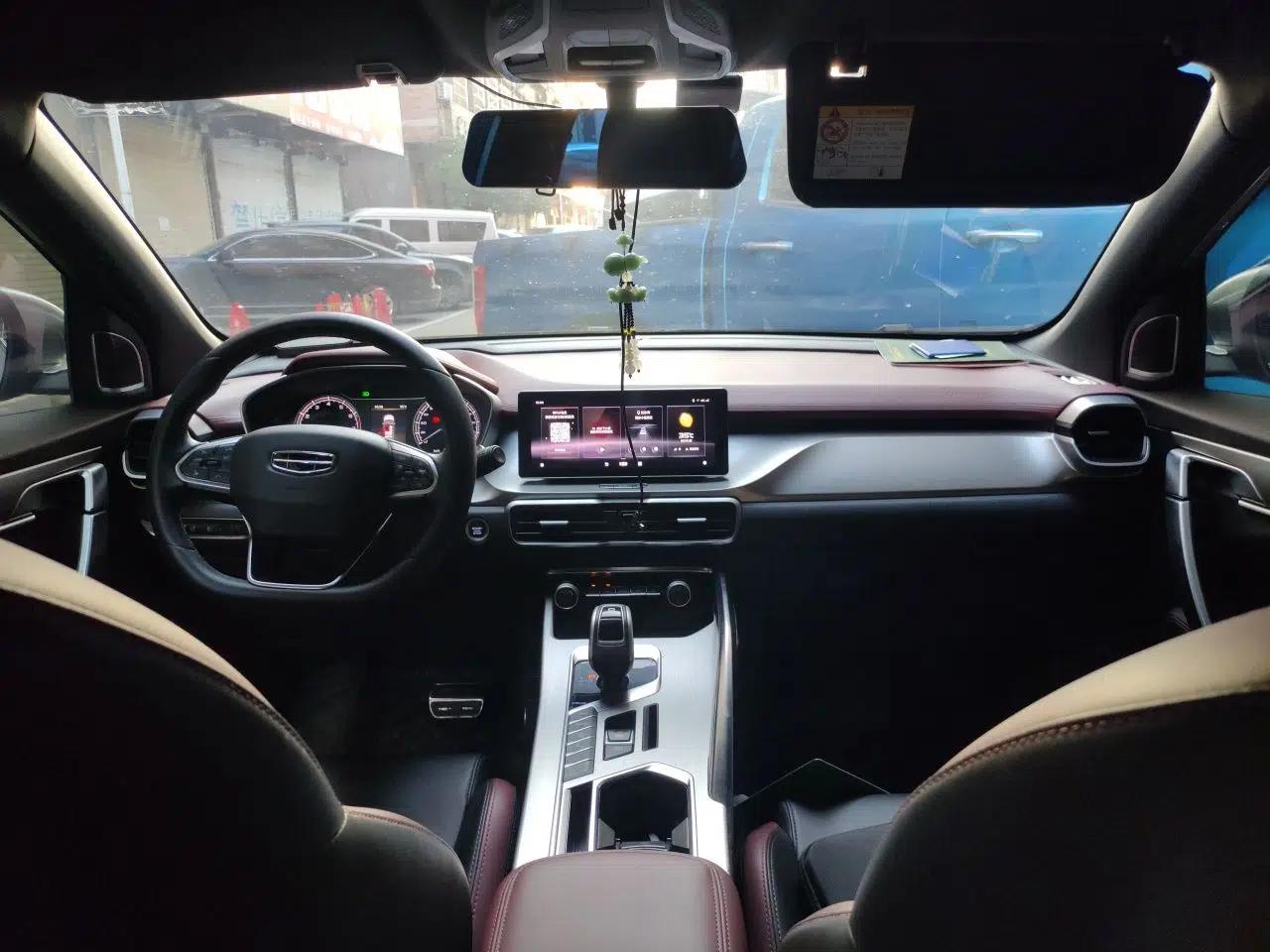 Geely Auto Coolray 2020 PRO 260T DCT Knight — миниатюра 6