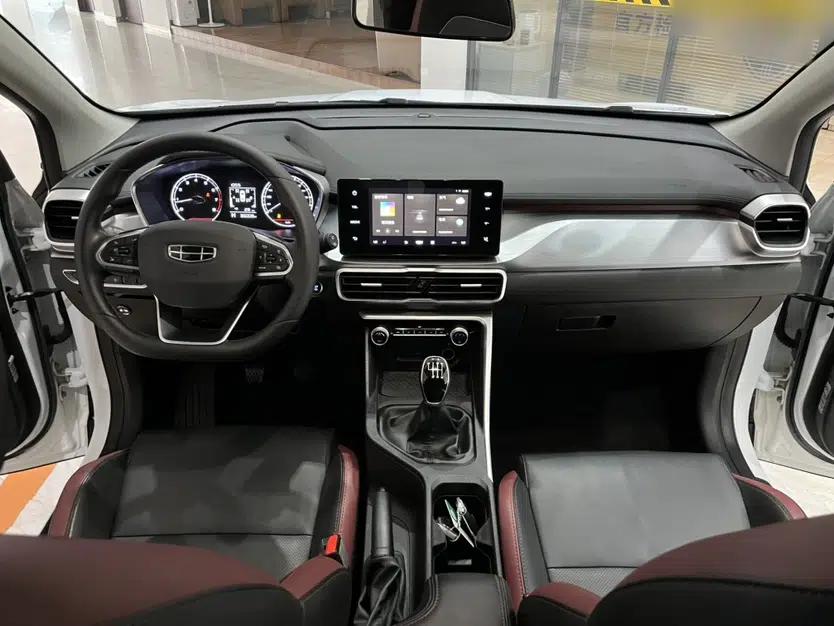 Geely Auto Coolray 2021 1.4T Manual Gold Edition — миниатюра 12