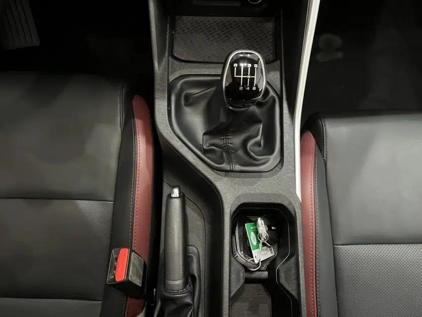 Geely Auto Coolray 2021 1.4T Manual Gold Edition — миниатюра 16