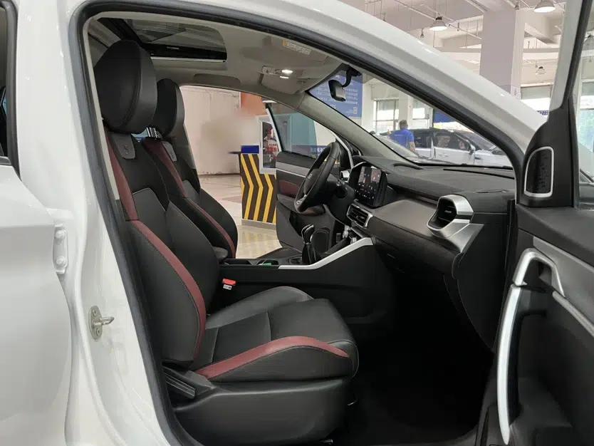 Geely Auto Coolray 2021 1.4T Manual Gold Edition — миниатюра 21