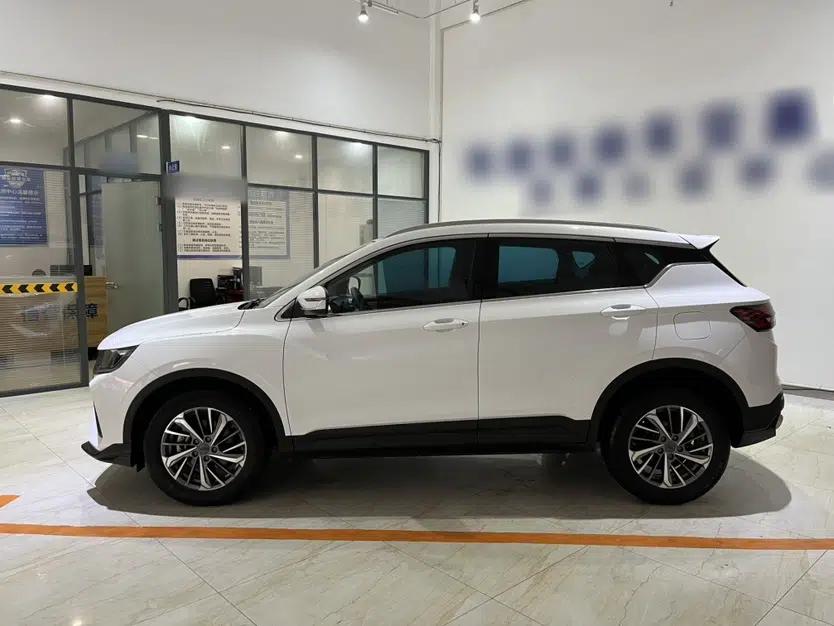 Geely Auto Coolray 2021 1.4T Manual Gold Edition — миниатюра 4