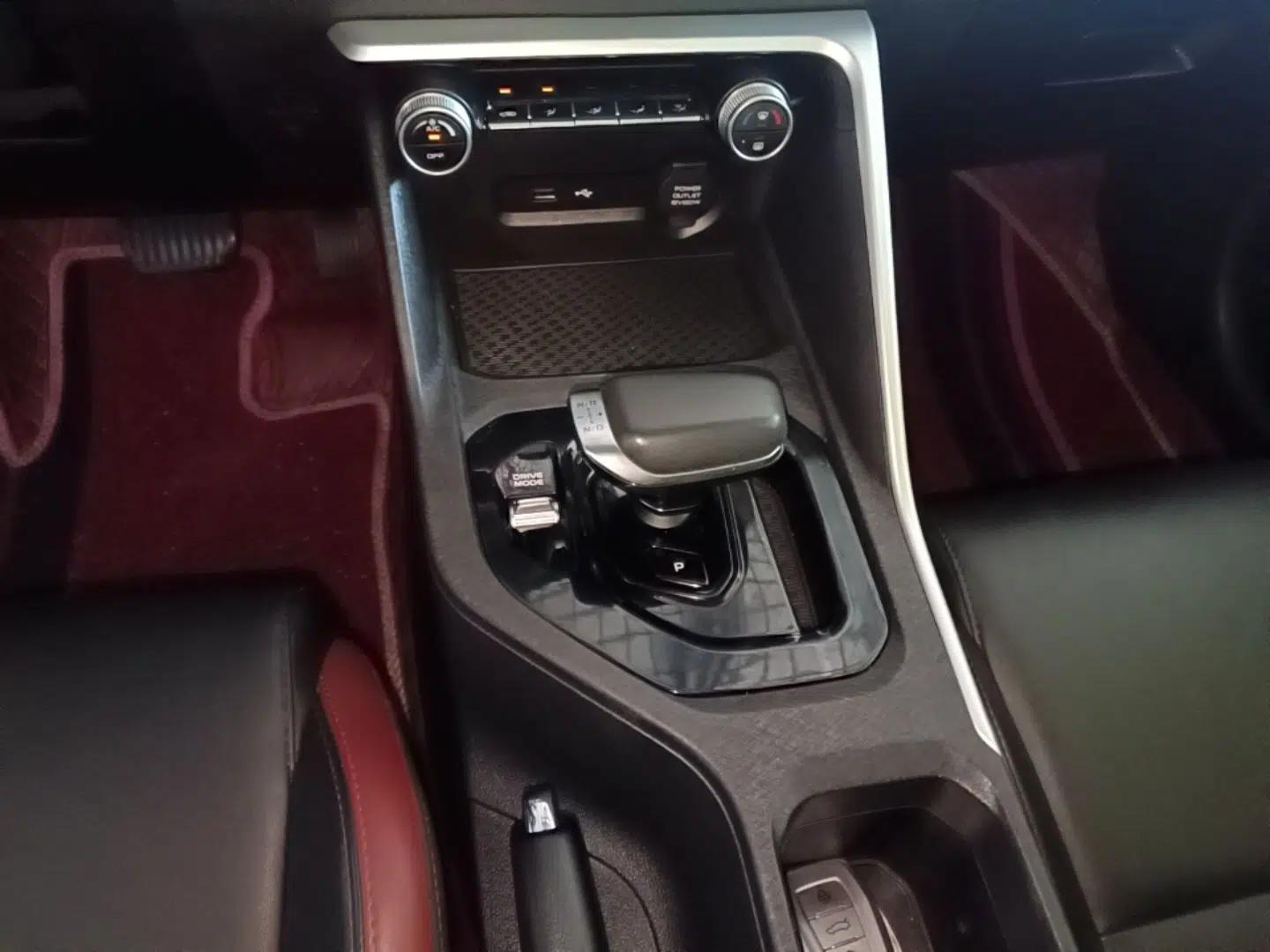 Geely Auto Coolray 2021 1.4T DCT Platinum Edition — миниатюра 21