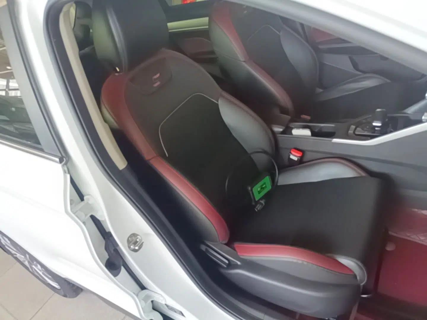Geely Auto Coolray 2021 1.4T DCT Platinum Edition — миниатюра 24