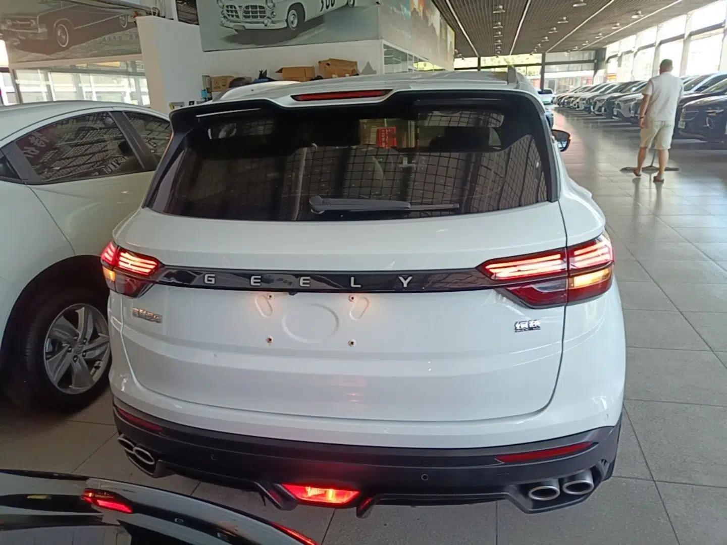 Geely Auto Coolray 2021 1.4T DCT Platinum Edition — миниатюра 5