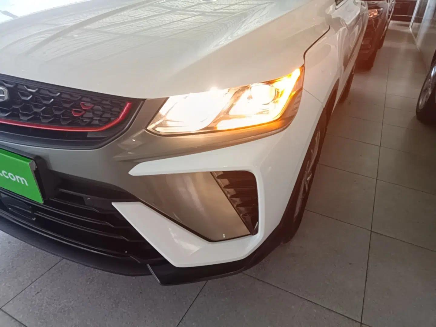 Geely Auto Coolray 2021 1.4T DCT Platinum Edition — миниатюра 8