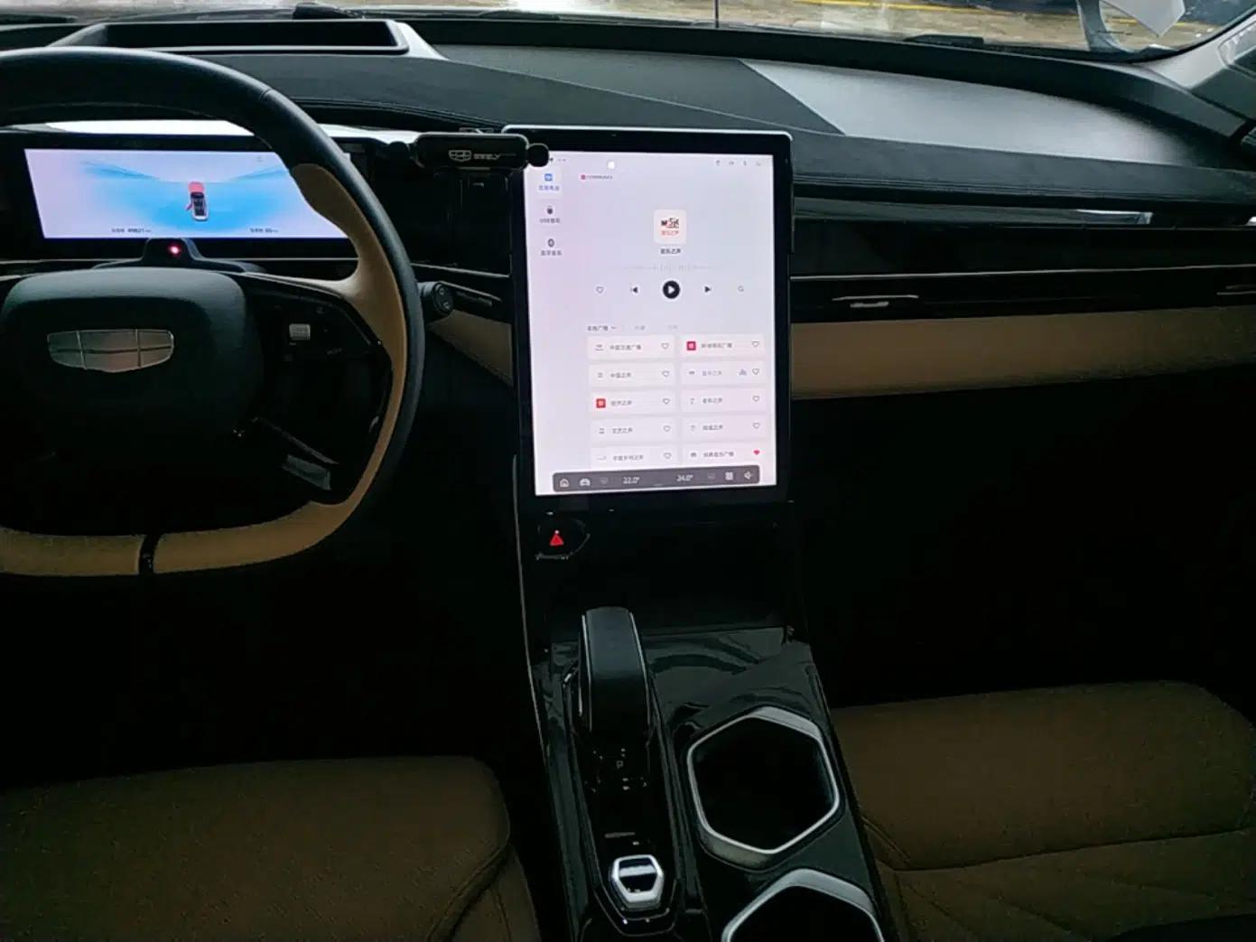 Geely Auto FX11 2023 2.0TD DCT Flagship Version — миниатюра 15