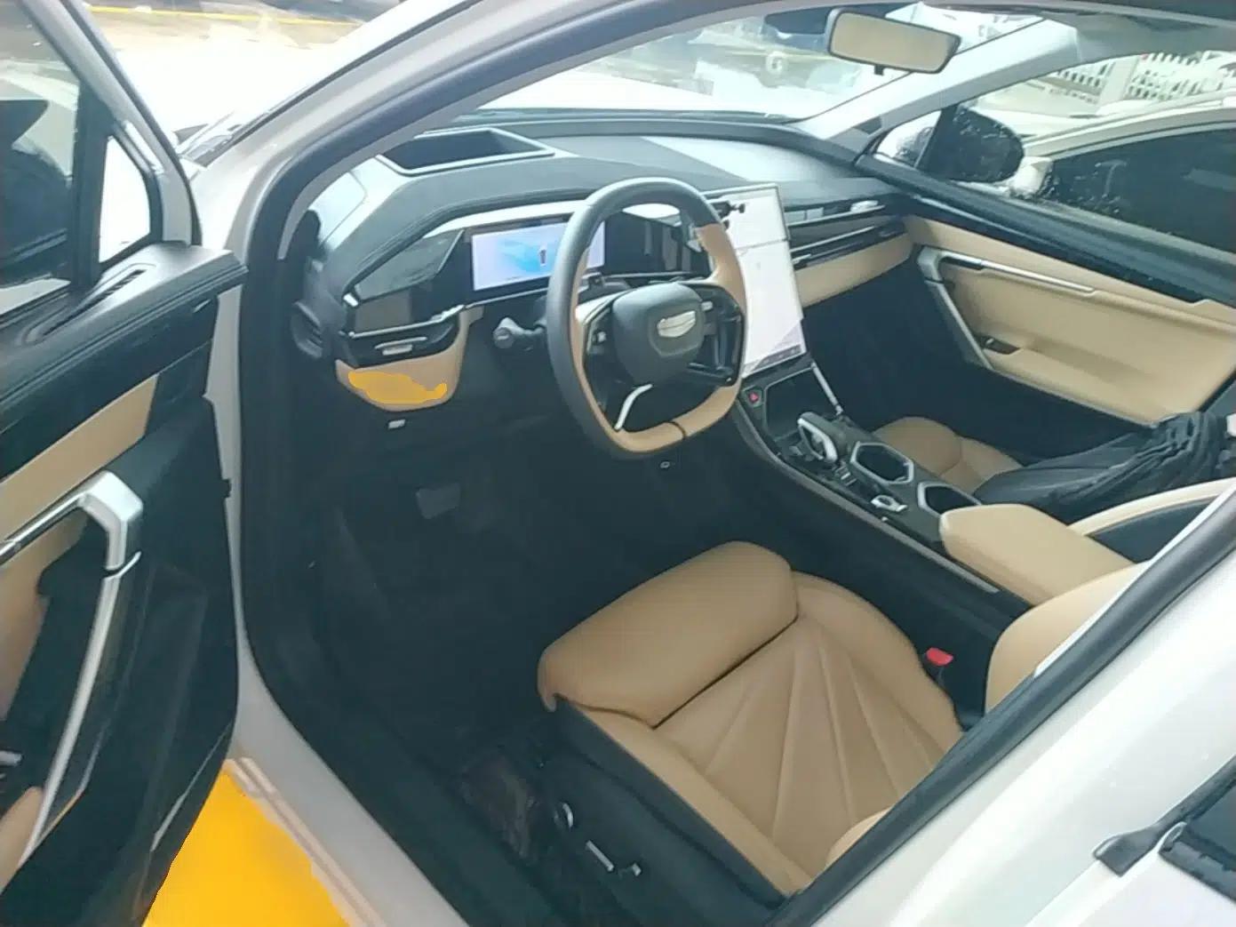 Geely Auto FX11 2023 2.0TD DCT Flagship Version — миниатюра 17