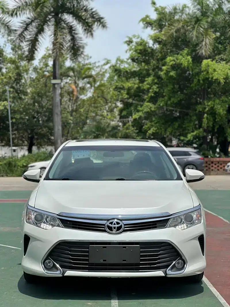 Camry 2015 2.0G Leading Edition — миниатюра 2