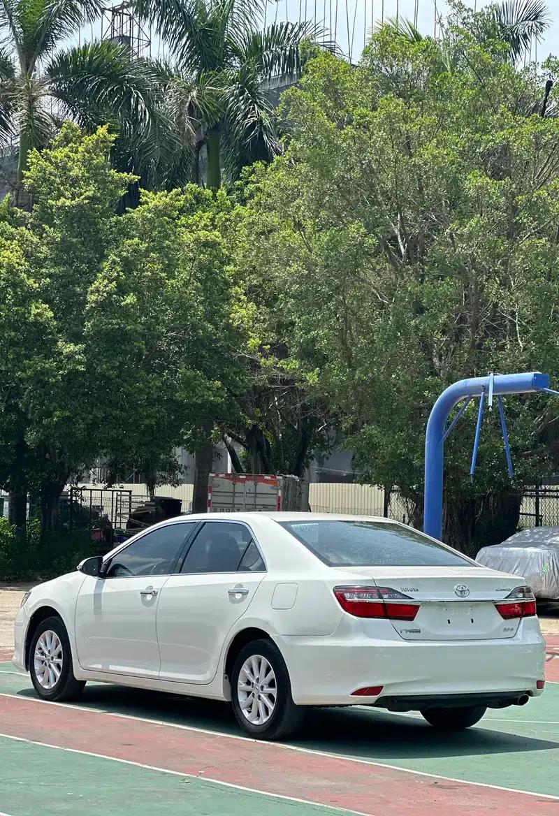 Camry 2015 2.0G Leading Edition — миниатюра 4