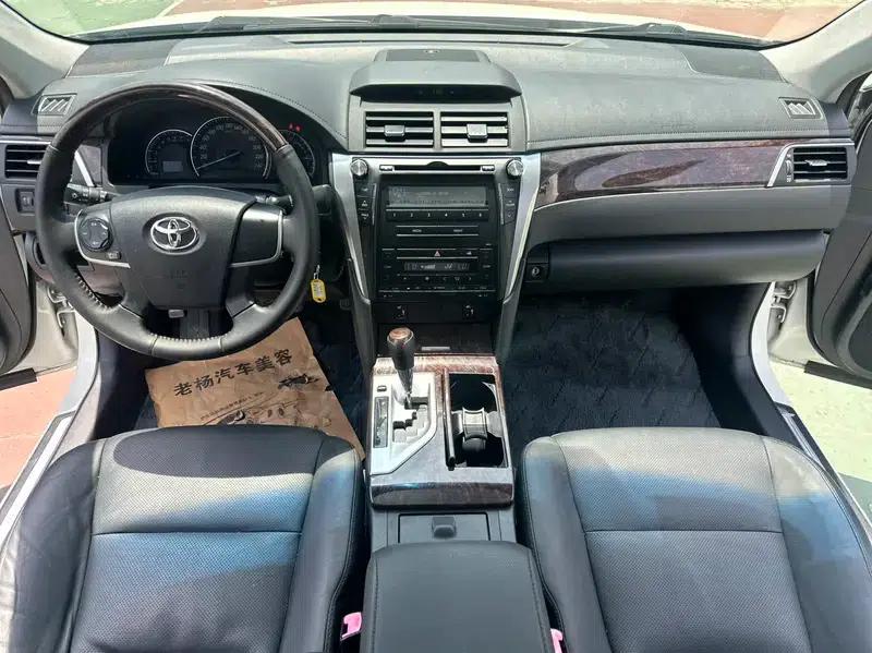 Camry 2015 2.0G Leading Edition — миниатюра 8