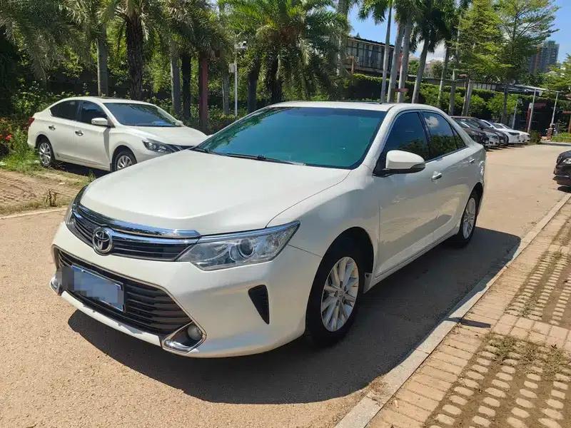 Camry 2015 2.0G Leading Edition — миниатюра 1