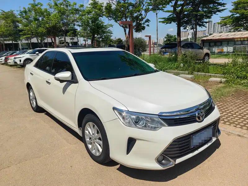 Camry 2015 2.0G Leading Edition — миниатюра 3