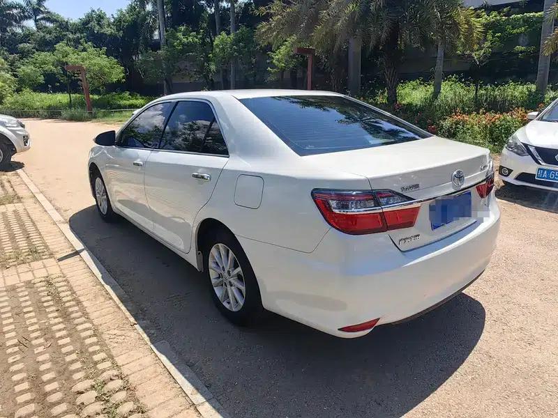 Camry 2015 2.0G Leading Edition — миниатюра 4