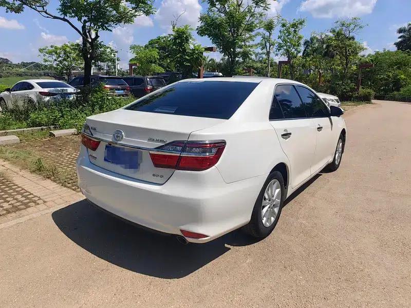 Camry 2015 2.0G Leading Edition — миниатюра 6