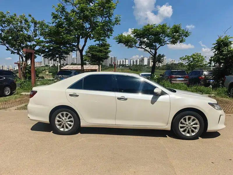 Camry 2015 2.0G Leading Edition — миниатюра 7