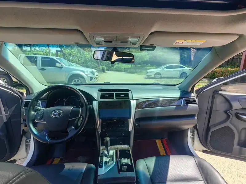 Camry 2015 2.0G Leading Edition — миниатюра 10