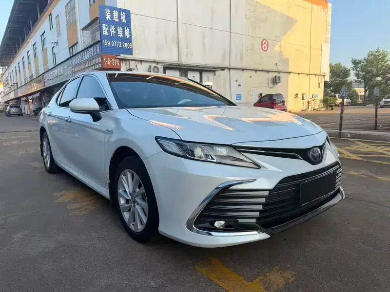 2023 Camry 2.5G Luxury Edition — миниатюра 3