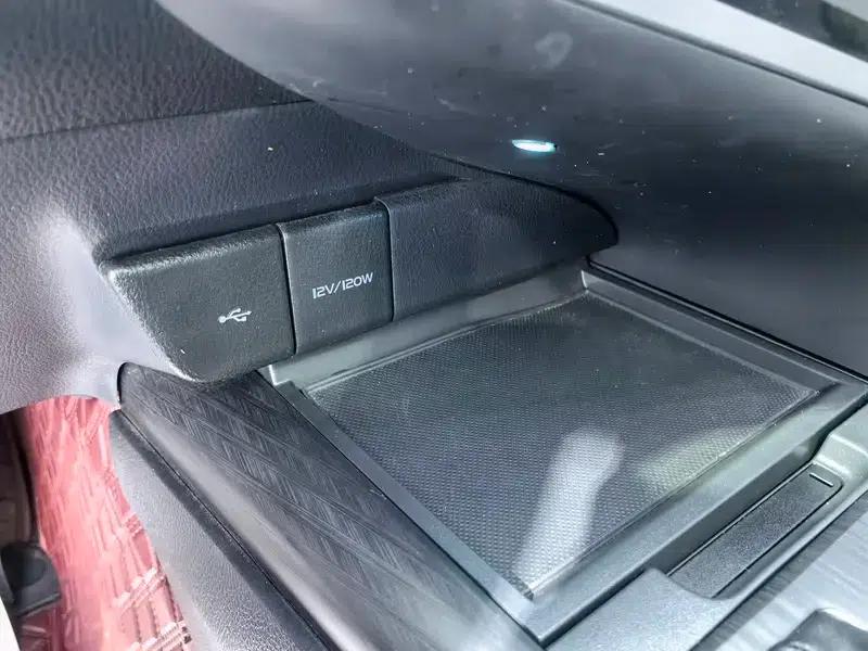 Camry 2021 Hybrid 2.5HG Luxury Edition — миниатюра 8