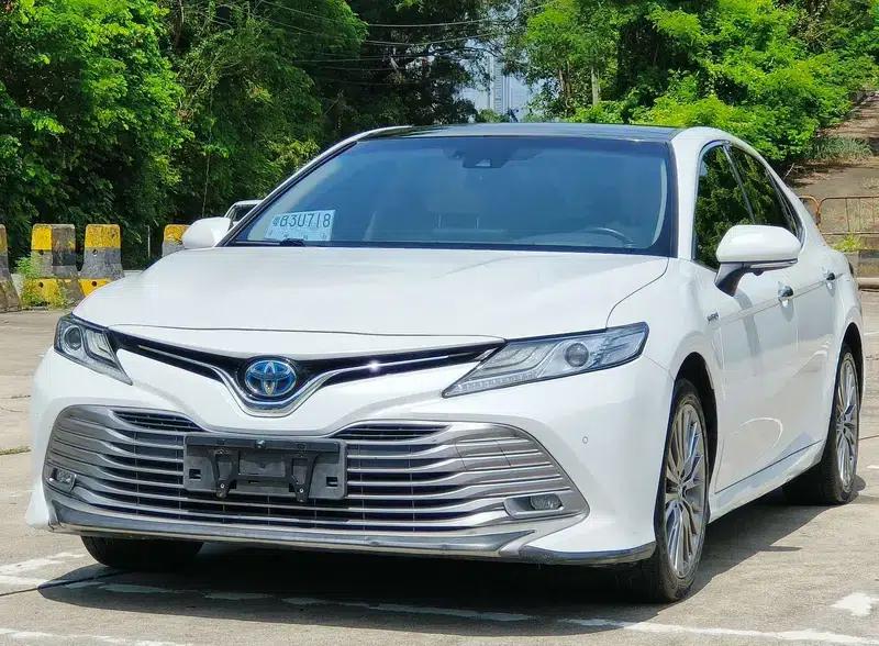 Camry 2019 Facelift Hybrid 2.5HG Luxury Edition — миниатюра 1