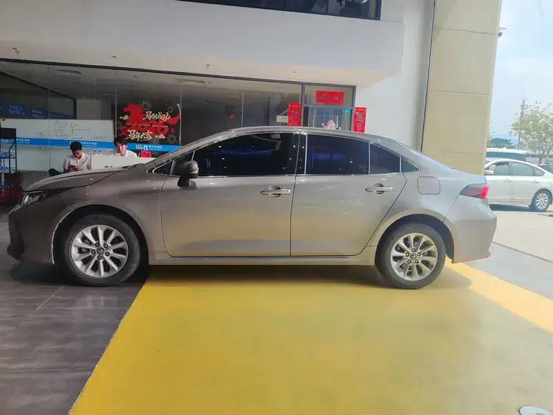2019 Toyota Corolla 1.2T S-CVT GL-i Luxury Edition — миниатюра 3