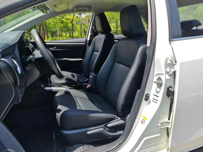 2017 Corolla 1.2T CVT GL — миниатюра 17