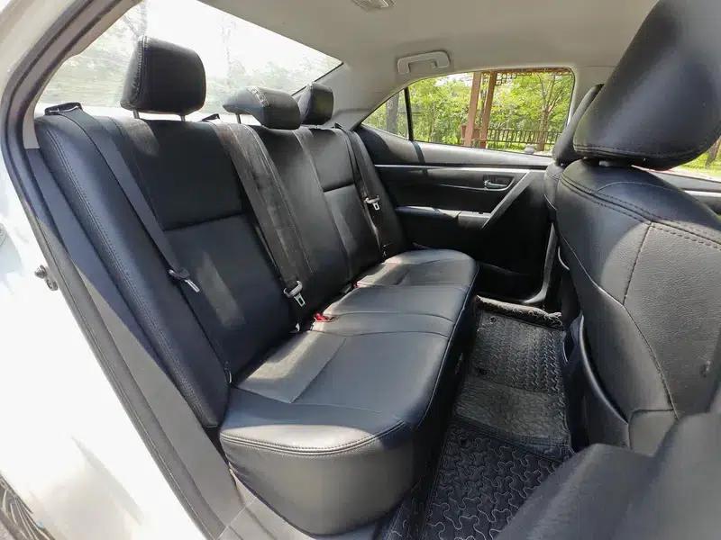 2017 Corolla 1.2T CVT GL — миниатюра 19