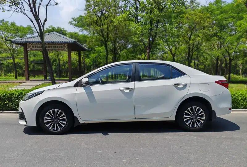 2017 Corolla 1.2T CVT GL — миниатюра 4
