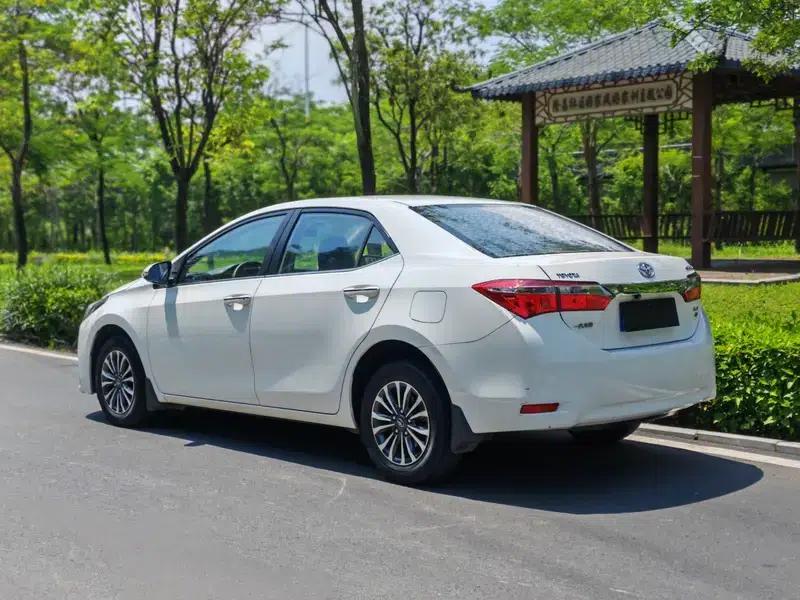 2017 Corolla 1.2T CVT GL — миниатюра 5
