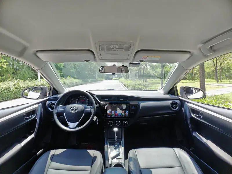 2017 Corolla 1.2T CVT GL — миниатюра 10