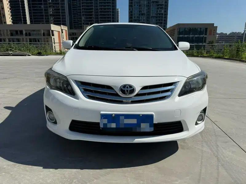 2013 Toyota Corolla Special Edition 1.6L Automatic GL — миниатюра 2