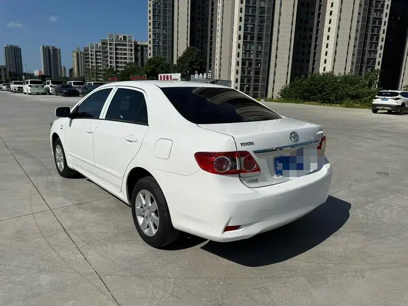 2013 Toyota Corolla Special Edition 1.6L Automatic GL — миниатюра 4