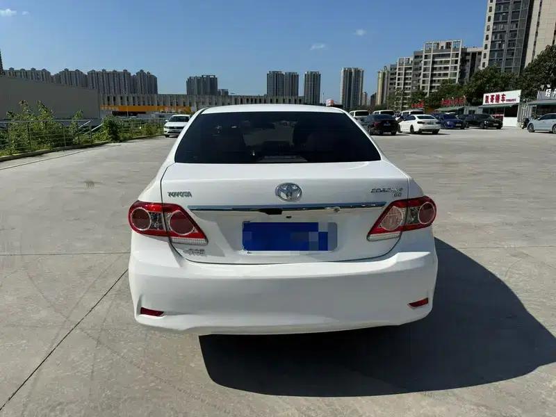 2013 Toyota Corolla Special Edition 1.6L Automatic GL — миниатюра 5