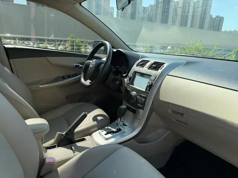 2013 Toyota Corolla Special Edition 1.6L Automatic GL — миниатюра 7