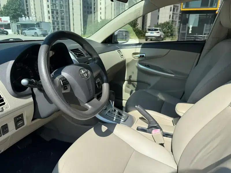 2013 Toyota Corolla Special Edition 1.6L Automatic GL — миниатюра 8