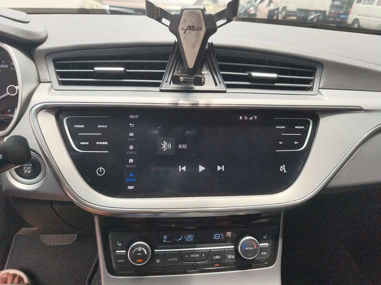 Geely Auto Emgrand GL 2018 1.4T DCT Prestige Smart Connectivity Version — миниатюра 13